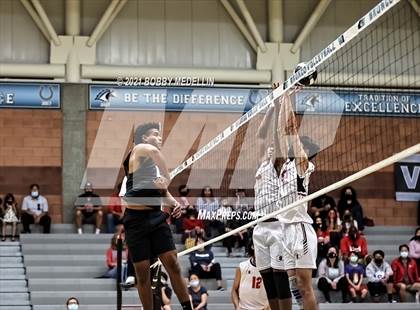 Thumbnail 1 in Sanger @ Clovis North photogallery.