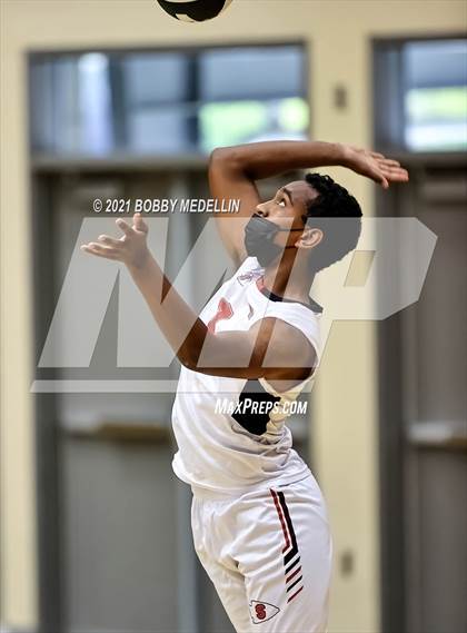 Thumbnail 1 in Sanger @ Clovis North photogallery.