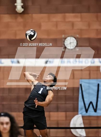 Thumbnail 1 in Sanger @ Clovis North photogallery.