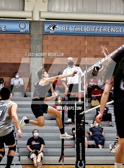 Thumbnail 2 in Sanger @ Clovis North photogallery.
