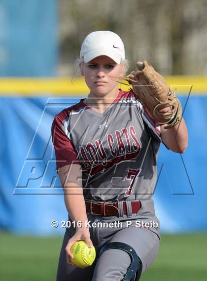 Thumbnail 3 in Ursuline Academy vs Destrehan (SCC Jamboree) photogallery.