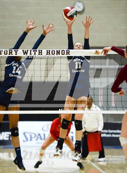 Thumbnail 2 in Sacred Heart Prep vs. Sierra Canyon (CIF State D2 Final) photogallery.