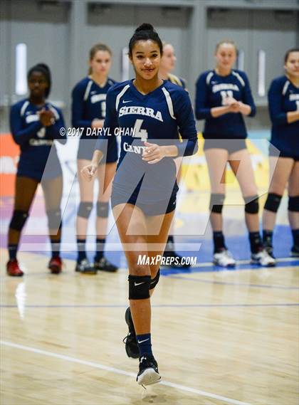 Thumbnail 2 in Sacred Heart Prep vs. Sierra Canyon (CIF State D2 Final) photogallery.