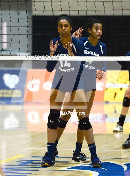 Thumbnail 2 in Sacred Heart Prep vs. Sierra Canyon (CIF State D2 Final) photogallery.