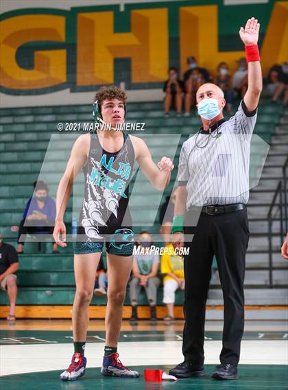 Thumbnail 3 in Royal vs. Aliso Niguel photogallery.