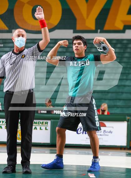 Thumbnail 2 in Royal vs. Aliso Niguel photogallery.