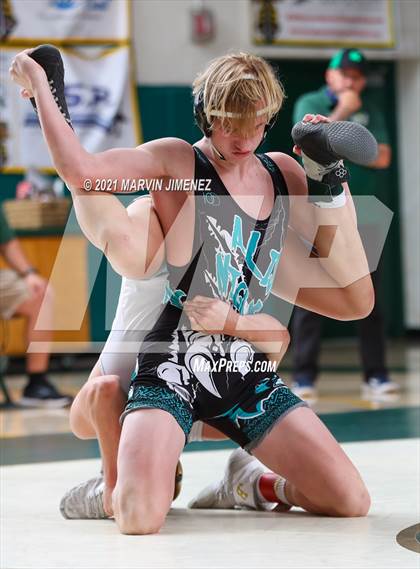 Thumbnail 2 in Royal vs. Aliso Niguel photogallery.