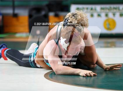 Thumbnail 2 in Royal vs. Aliso Niguel photogallery.