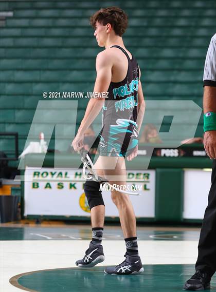 Thumbnail 1 in Royal vs. Aliso Niguel photogallery.