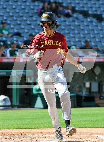 Thumbnail 3 in Costa Mesa vs. Estancia photogallery.