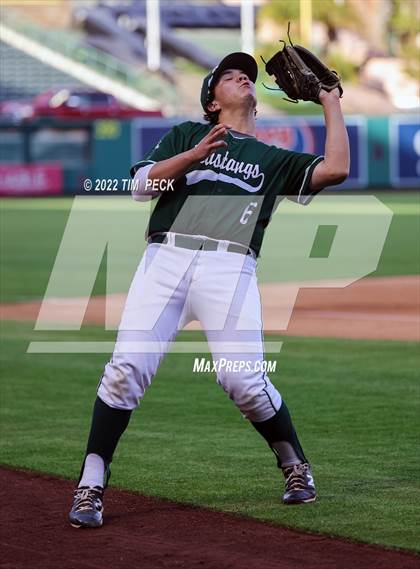 Thumbnail 3 in Costa Mesa vs. Estancia photogallery.