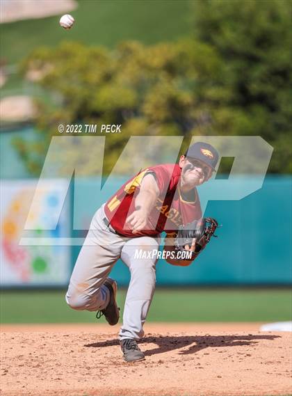 Thumbnail 3 in Costa Mesa vs. Estancia photogallery.