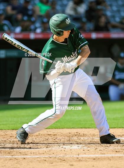 Thumbnail 2 in Costa Mesa vs. Estancia photogallery.