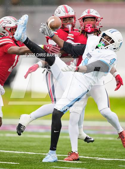 Thumbnail 2 in South Florence vs. South Pointe (SCHSL 4A Final) photogallery.