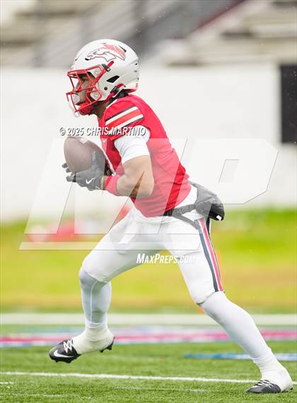 Thumbnail 2 in South Florence vs. South Pointe (SCHSL 4A Final) photogallery.