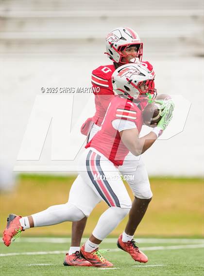 Thumbnail 3 in South Florence vs. South Pointe (SCHSL 4A Final) photogallery.