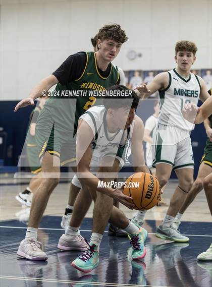 Thumbnail 1 in Kingsburg vs. El Diamante photogallery.