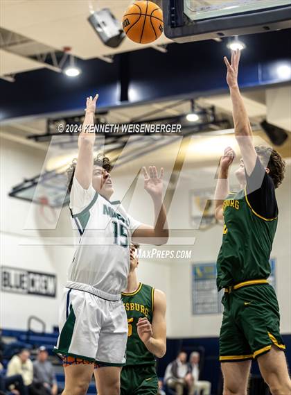 Thumbnail 1 in Kingsburg vs. El Diamante photogallery.