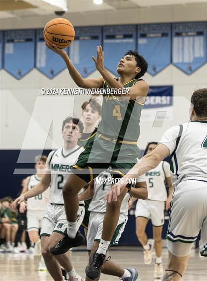 Thumbnail 1 in Kingsburg vs. El Diamante photogallery.