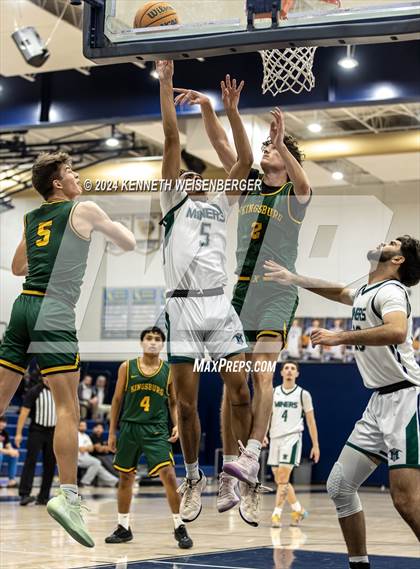 Thumbnail 2 in Kingsburg vs. El Diamante photogallery.