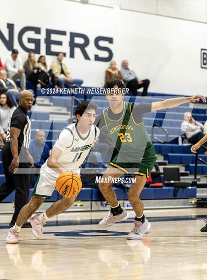 Thumbnail 1 in Kingsburg vs. El Diamante photogallery.