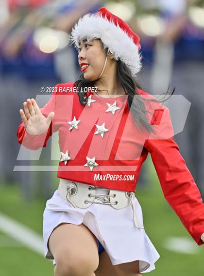 Thumbnail 1 in Westlake vs. North Shore (UIL Football 6A D1 Semifinal) photogallery.