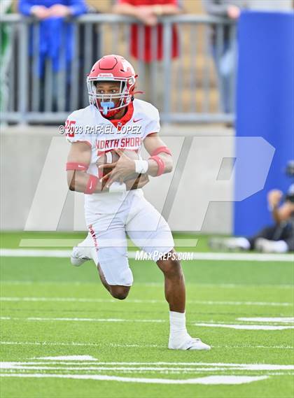 Thumbnail 3 in Westlake vs. North Shore (UIL Football 6A D1 Semifinal) photogallery.