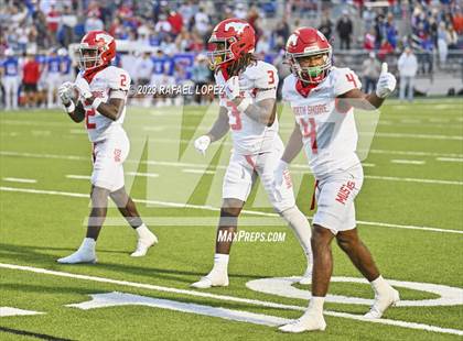 Thumbnail 1 in Westlake vs. North Shore (UIL Football 6A D1 Semifinal) photogallery.