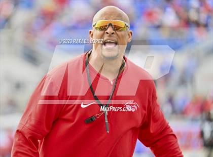 Thumbnail 1 in Westlake vs. North Shore (UIL Football 6A D1 Semifinal) photogallery.