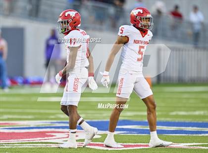 Thumbnail 2 in Westlake vs. North Shore (UIL Football 6A D1 Semifinal) photogallery.