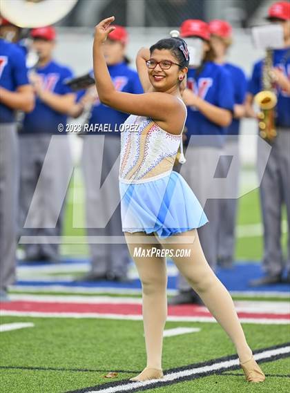 Thumbnail 2 in Westlake vs. North Shore (UIL Football 6A D1 Semifinal) photogallery.