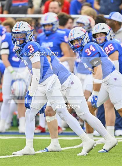 Thumbnail 2 in Westlake vs. North Shore (UIL Football 6A D1 Semifinal) photogallery.