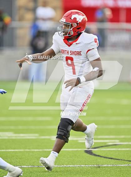 Thumbnail 2 in Westlake vs. North Shore (UIL Football 6A D1 Semifinal) photogallery.