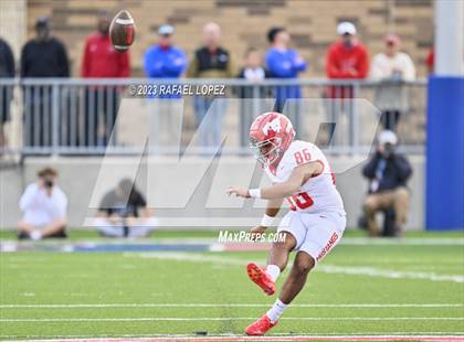 Thumbnail 1 in Westlake vs. North Shore (UIL Football 6A D1 Semifinal) photogallery.