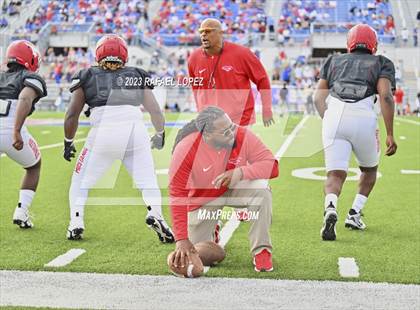 Thumbnail 2 in Westlake vs. North Shore (UIL Football 6A D1 Semifinal) photogallery.