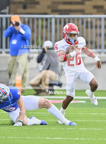 Thumbnail 2 in Westlake vs. North Shore (UIL Football 6A D1 Semifinal) photogallery.