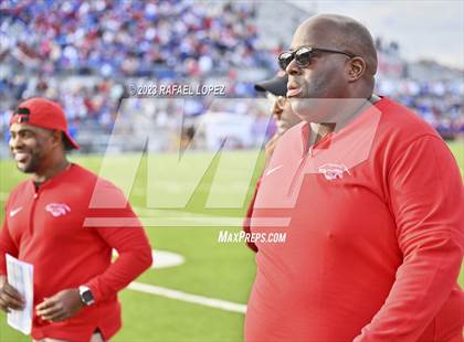 Thumbnail 2 in Westlake vs. North Shore (UIL Football 6A D1 Semifinal) photogallery.
