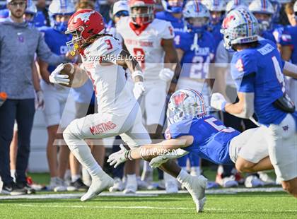 Thumbnail 2 in Westlake vs. North Shore (UIL Football 6A D1 Semifinal) photogallery.