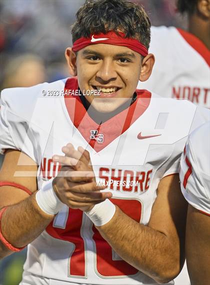 Thumbnail 3 in Westlake vs. North Shore (UIL Football 6A D1 Semifinal) photogallery.
