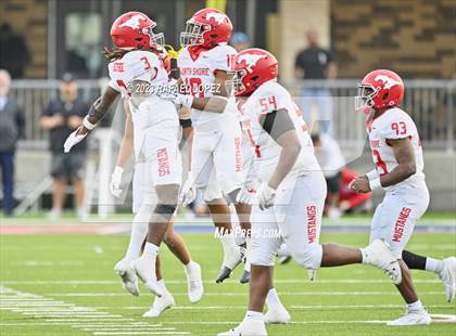 Thumbnail 3 in Westlake vs. North Shore (UIL Football 6A D1 Semifinal) photogallery.