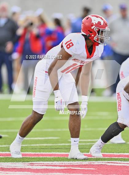 Thumbnail 2 in Westlake vs. North Shore (UIL Football 6A D1 Semifinal) photogallery.