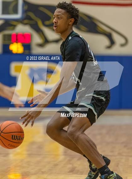 Thumbnail 2 in Ellison vs. Coppell (Pflugerville Holiday Classic) photogallery.