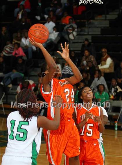 Thumbnail 1 in Lake Marion v. Timberland (Lake Marion Invitational Tournament 2010) photogallery.
