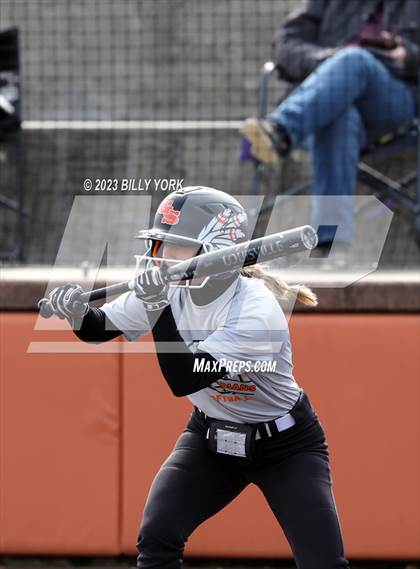 Thumbnail 3 in Grand Saline vs Eustace photogallery.