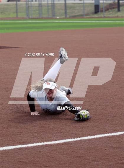 Thumbnail 2 in Grand Saline vs Eustace photogallery.