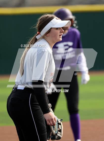 Thumbnail 2 in Grand Saline vs Eustace photogallery.