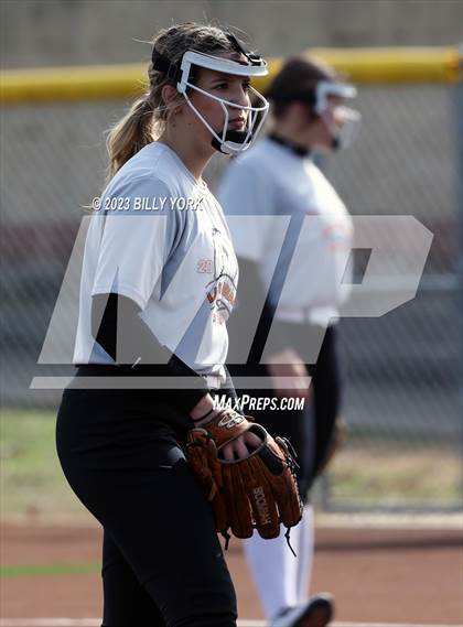 Thumbnail 2 in Grand Saline vs Eustace photogallery.