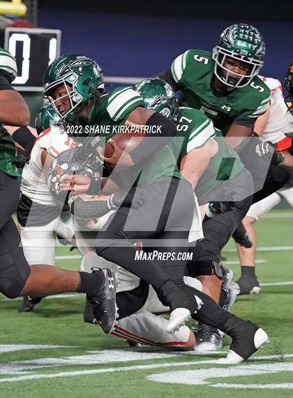 Thumbnail 3 in Rockwall vs. Waxahachie (6A Region II Area Round) photogallery.
