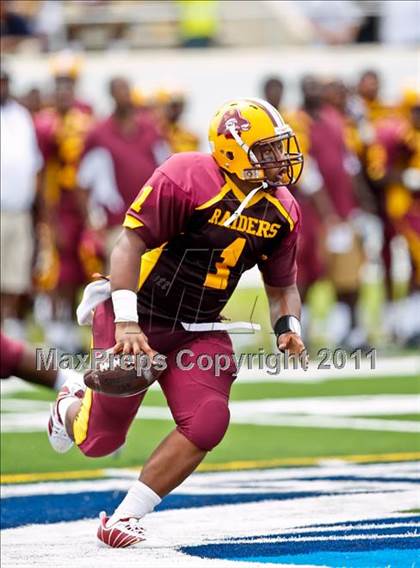 Thumbnail 2 in Skyline vs. Glades Central (Gridiron Challenge) photogallery.