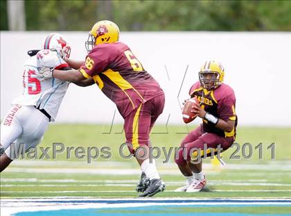 Thumbnail 3 in Skyline vs. Glades Central (Gridiron Challenge) photogallery.